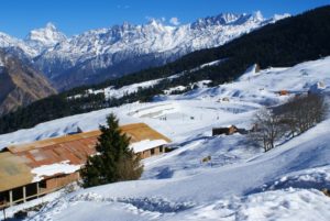 Auli (Best Places to Visit in India During Winter)