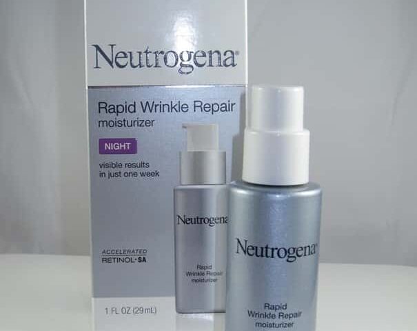 anti-ageing cream ( Neutrogena Rapid Wrinkle Repair Night Moisturizer is well- appointed anti ageing cream which helps to fade the fine lines and wrinkles.)